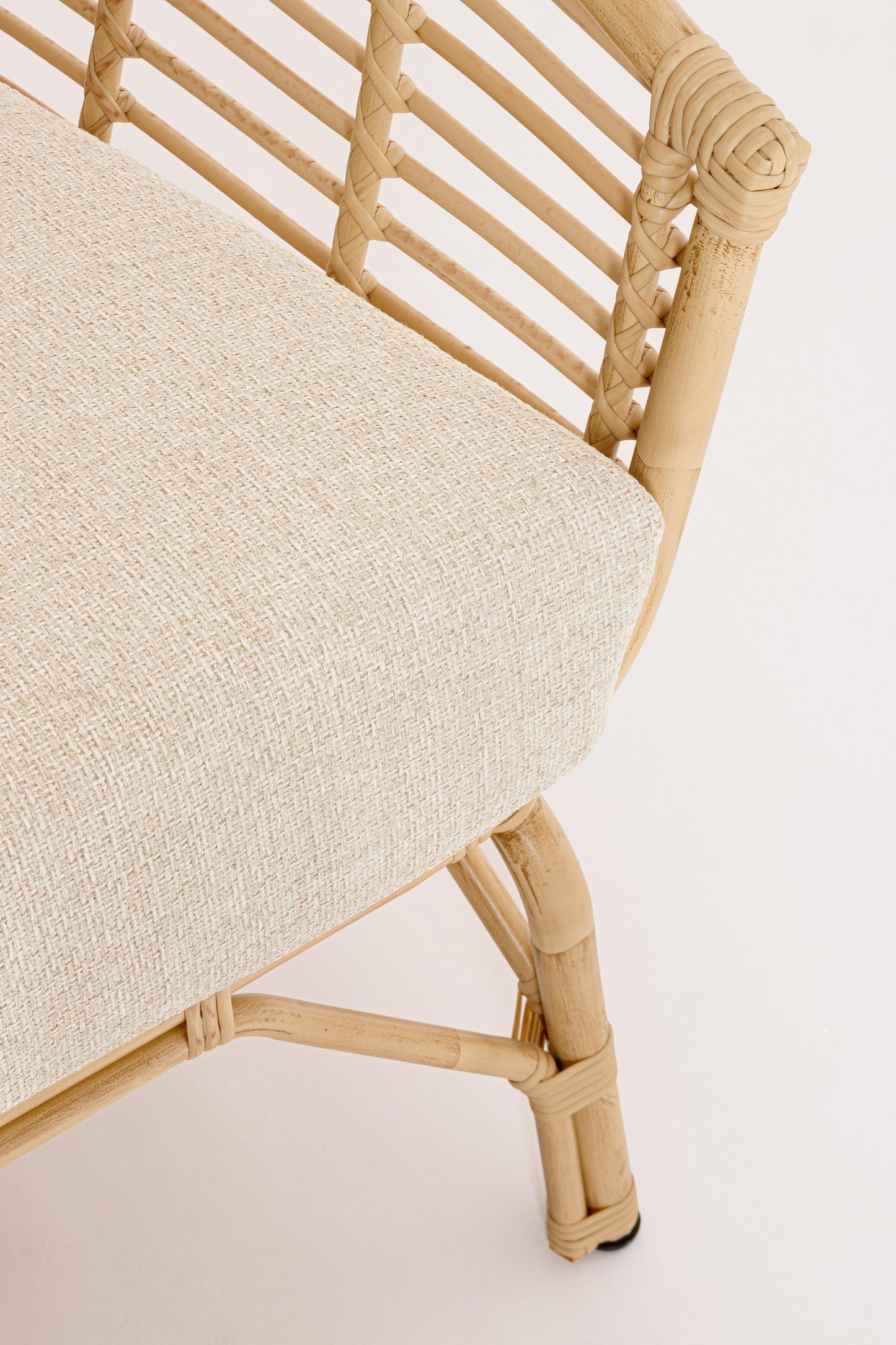 Poltrona con cuscini in alluminio effetto rattan da esterno
