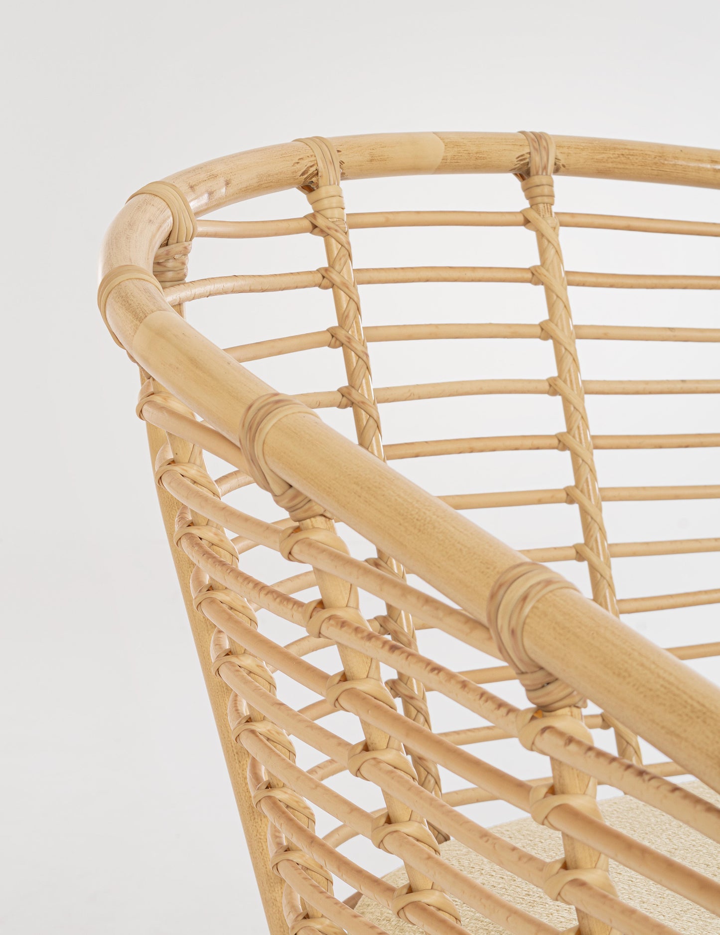 Poltrona con cuscini in alluminio effetto rattan da esterno