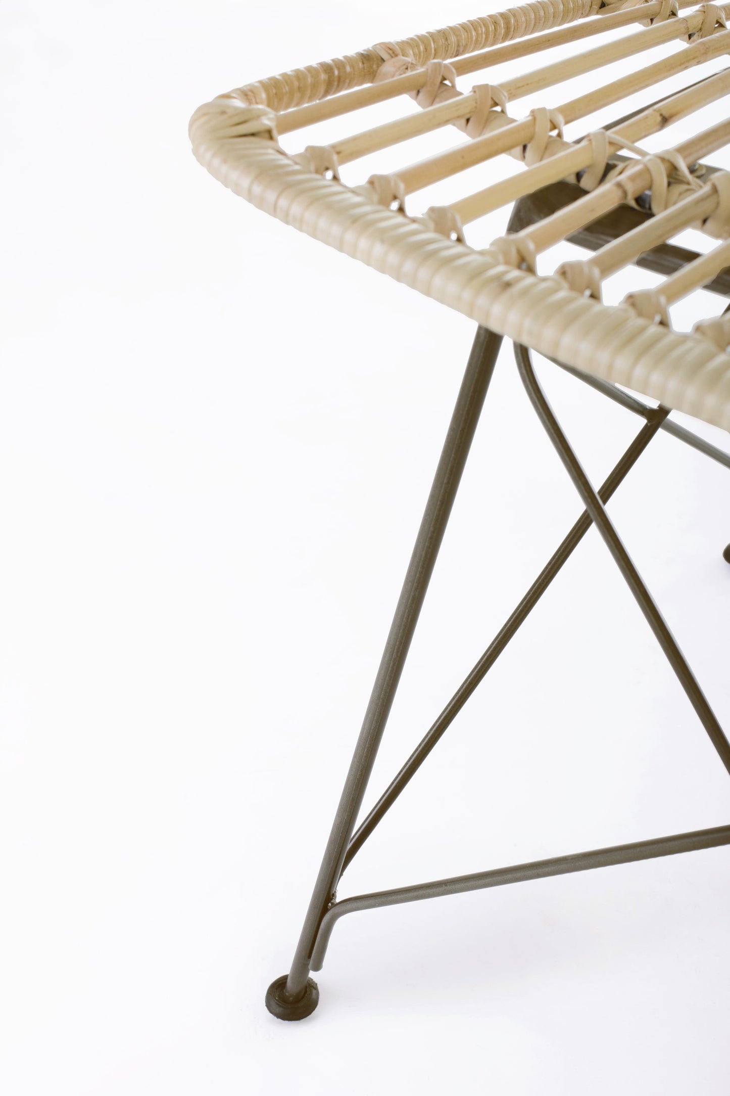 Sedia pranzo rattan con gambe in ferro set da 4 sedie