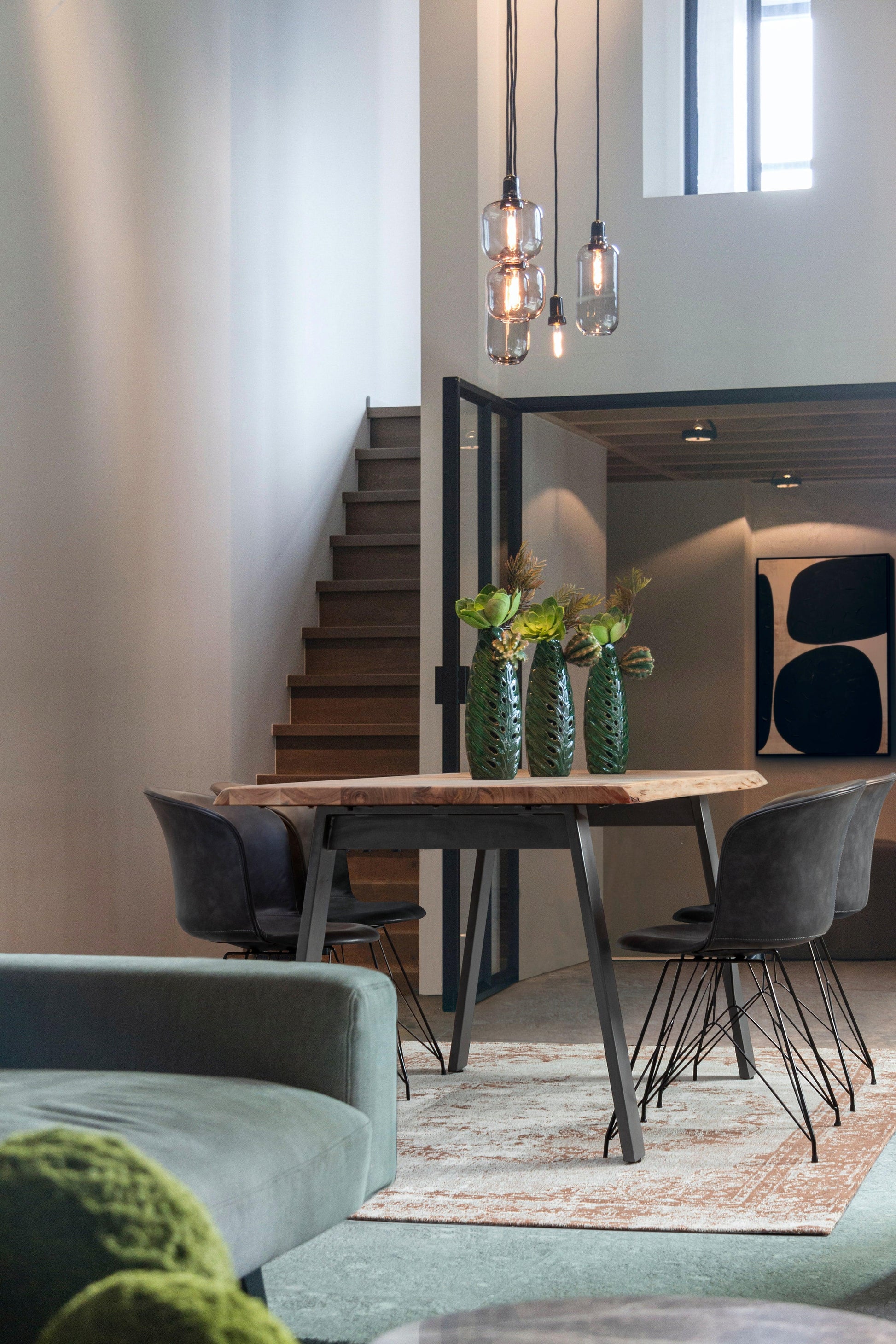 Tavolo industrial in legno massello con bordi irregolari effetto legno vivo - lapagoda.net