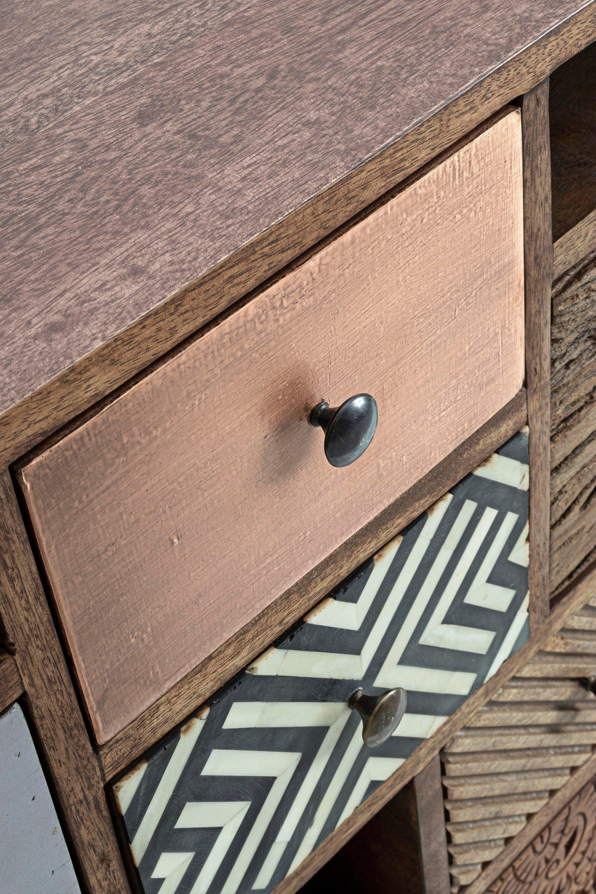 Credenza vintage multicolore metallo e pelle 2 ante 11 cassetti in legno massello - lapagoda.net