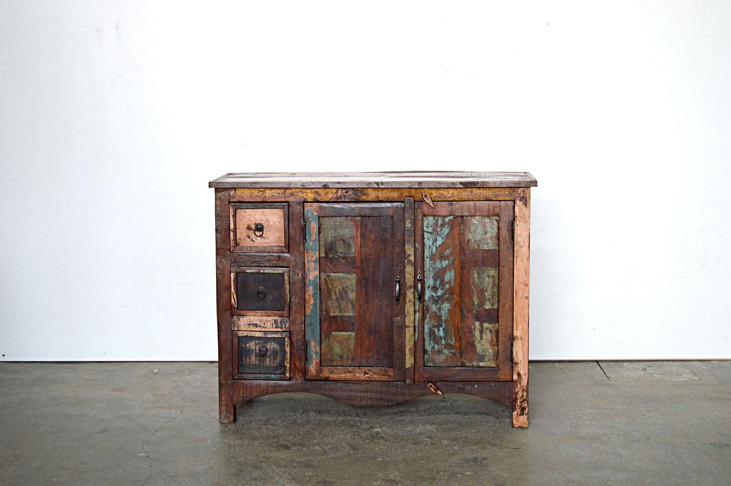 credenza vintage in legno massello riciclato con 3 cassetti 2 ante mobili etnici online
