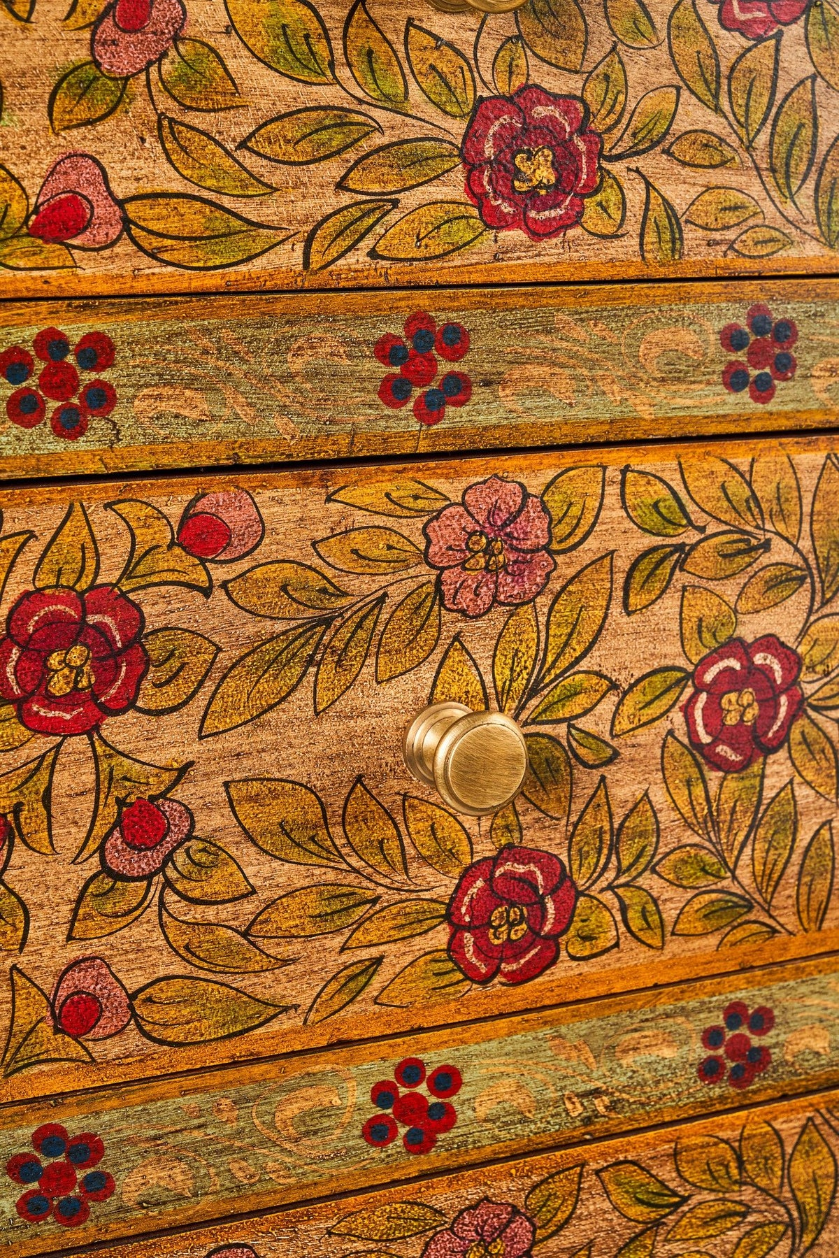 Cassettiera settimino Indiano in legno massello dipinto giallo fiori rossi 7c - lapagoda.net