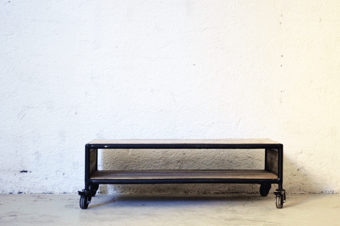 tavolino industrial con ruote in fusione in legno riciclato mobili etnici vintage industrial online