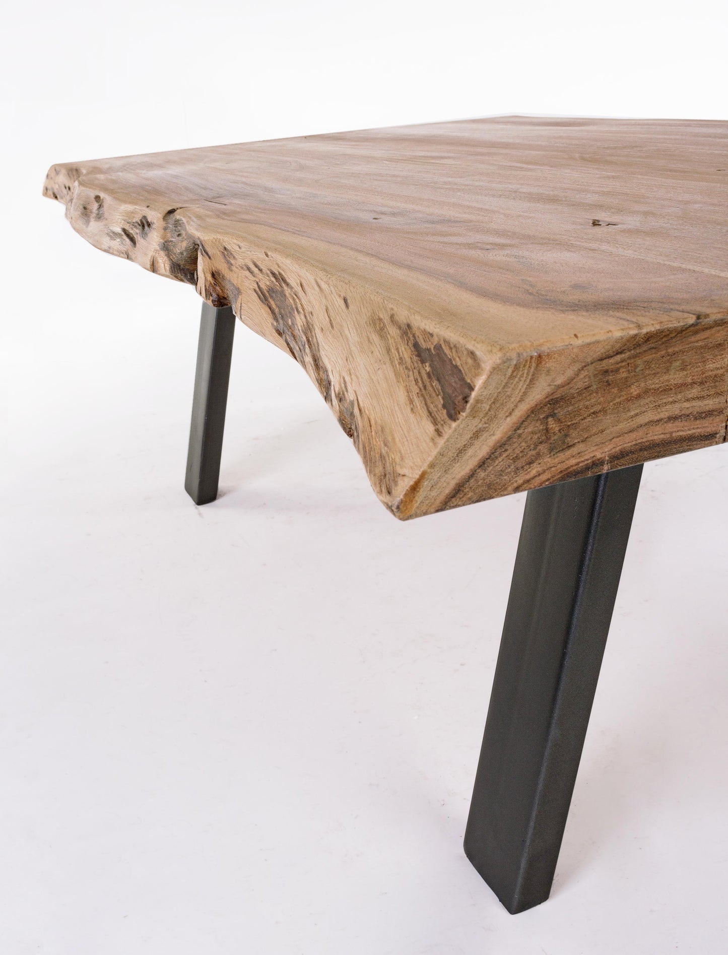 Tavolino etnico industrial legno massiccio bordo vivo e ferro
