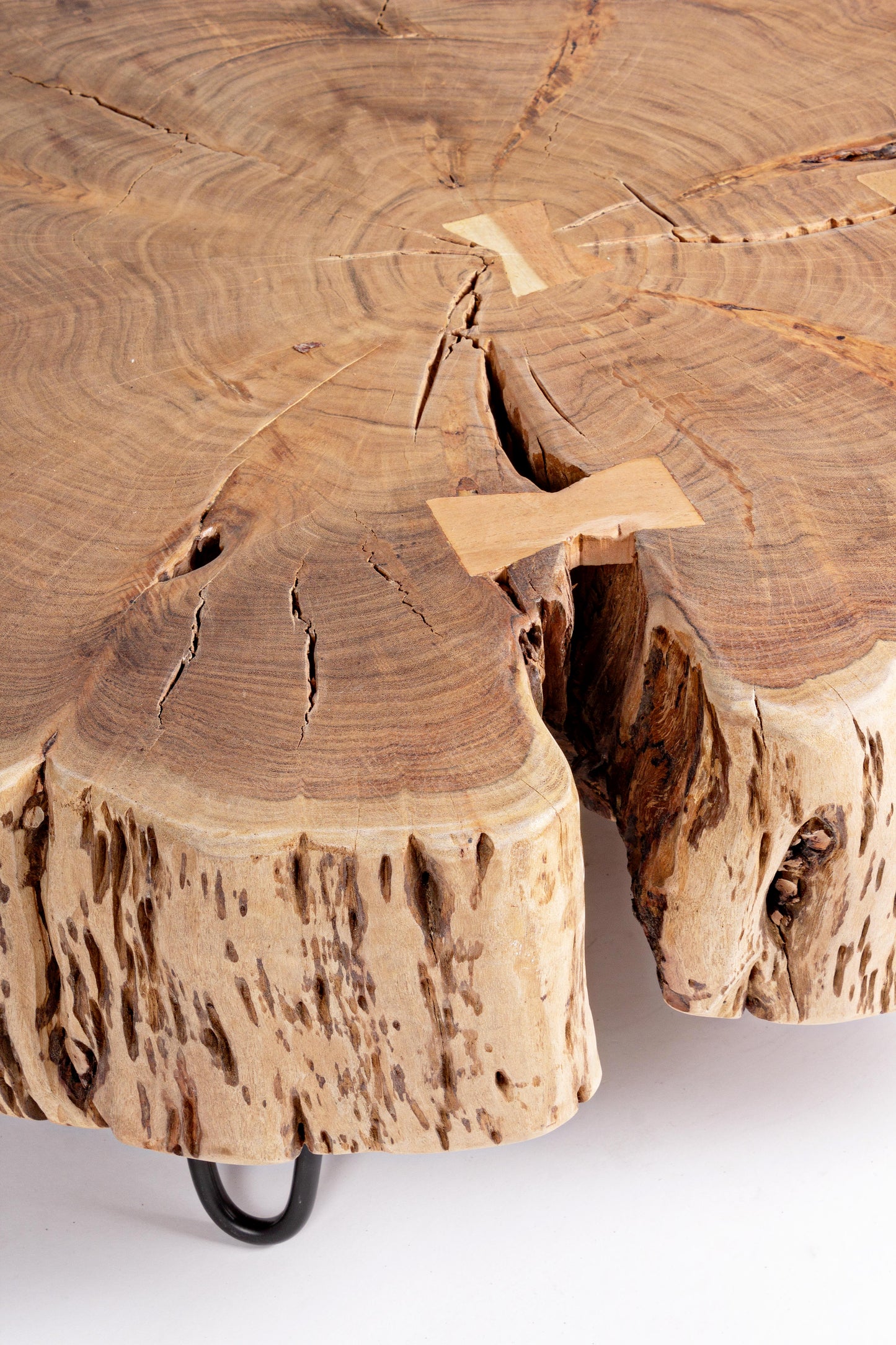 Tavolino da caffè in legno massiccio tronco gambette in ferro