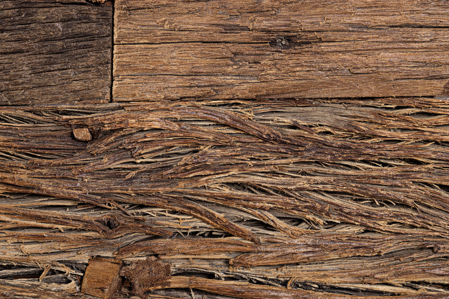 Scrivania industrial con frontale in legno ferro e cemento 2 cassetti