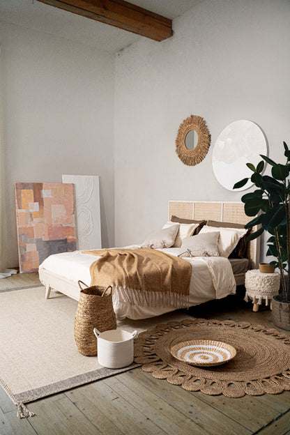 Letto stile vintage in legno massiccio con testiera Rattan