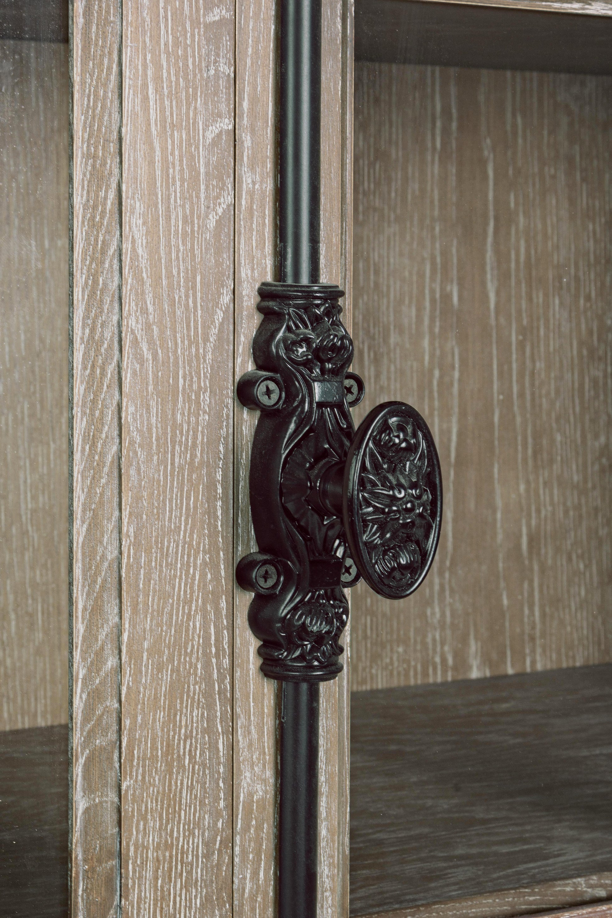 Vetrina classica provenzale 2 ante in legno massiccio di frassino - lapagoda.net