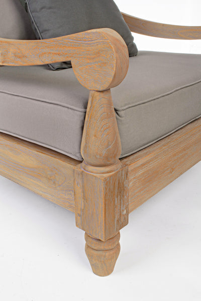 Poltrona in teak con cuscini da esterno