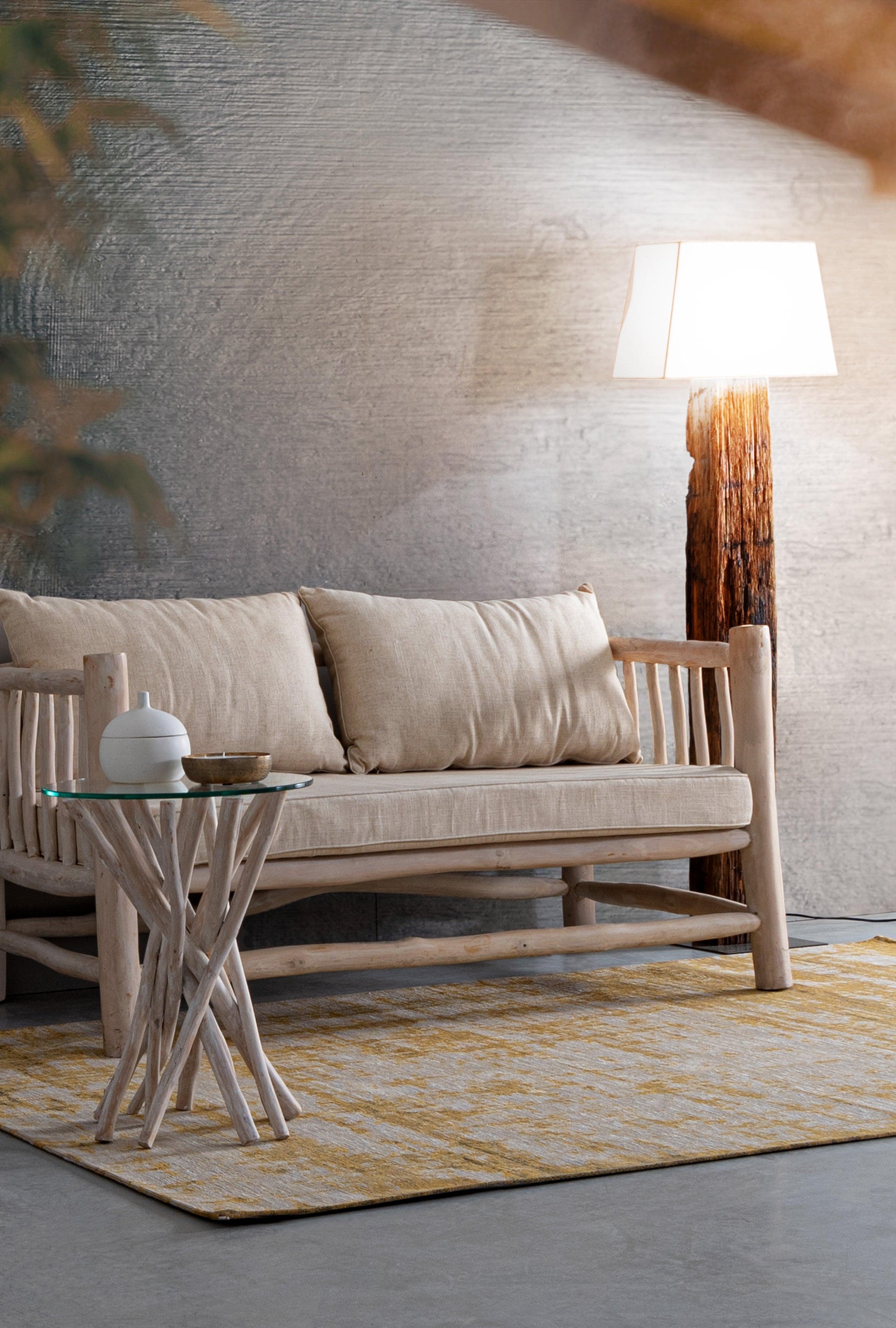 Lampada piantana legno riciclato ottone e cotone bianco - lapagoda.net