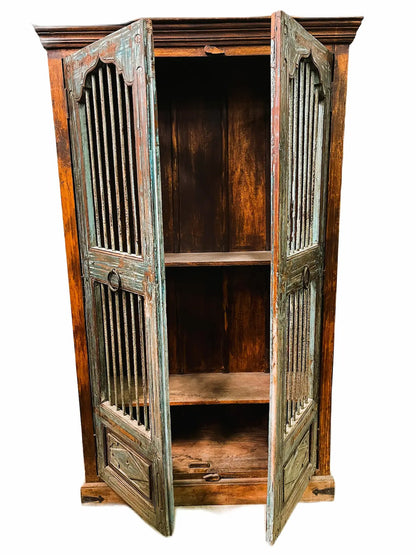 Armadio etnico indiano in legno massiccio con porte vecchie