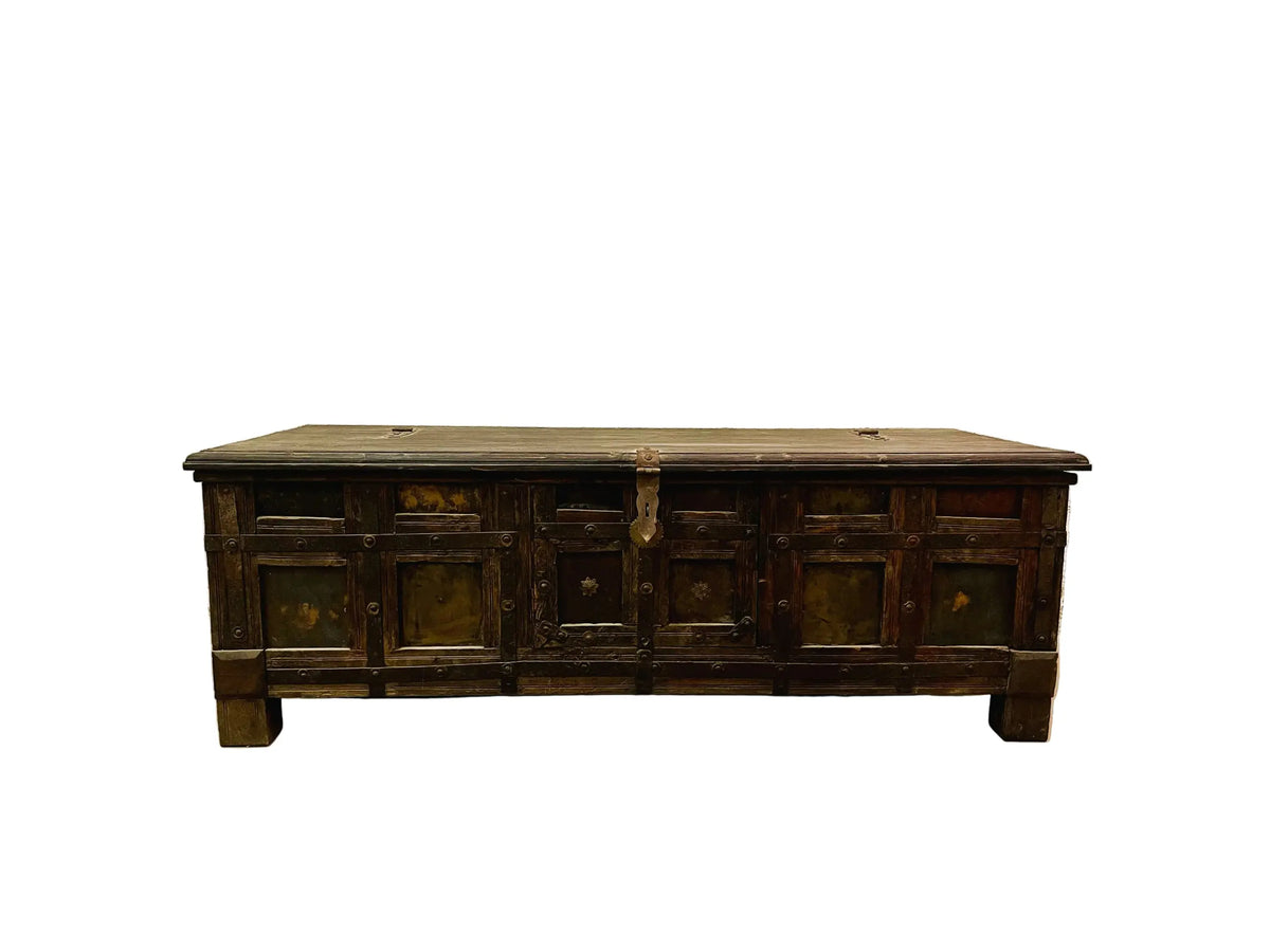 Baule indiano d'epoca in Teak con borchie in ferro