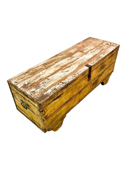 Baule vintage indiano con ruote shabby originale