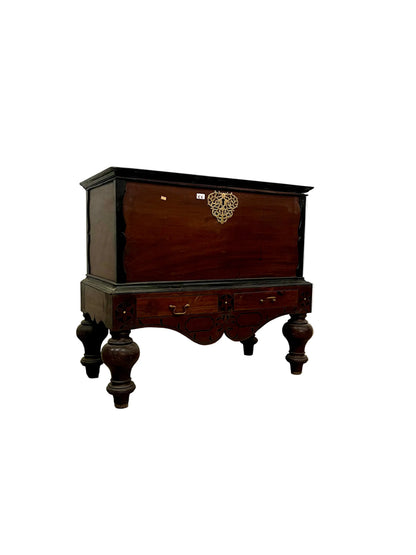Baule coloniale in teak con intarsio ebano ottone