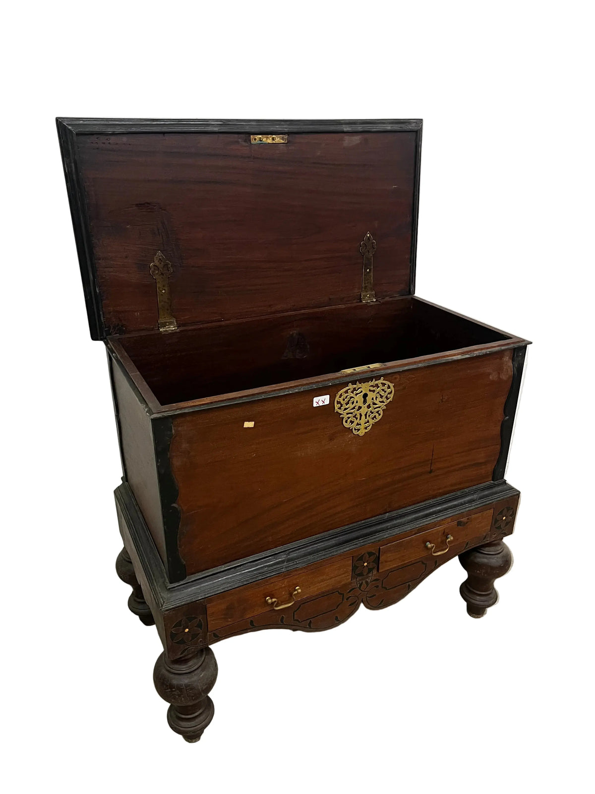 Baule coloniale in teak con intarsio ebano ottone