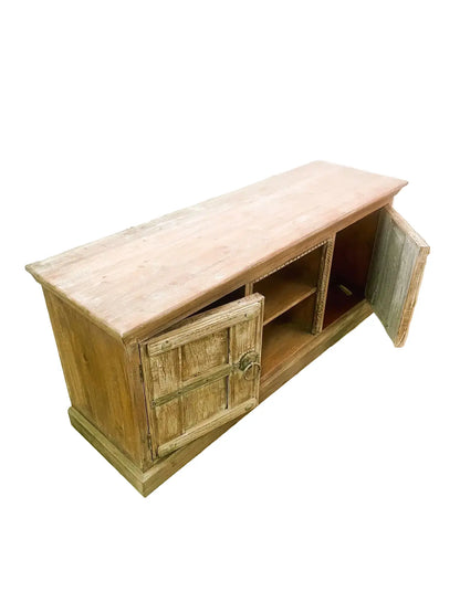 credenza indiana bassa con 2 ante in teak dettaglio piano ante aperte 