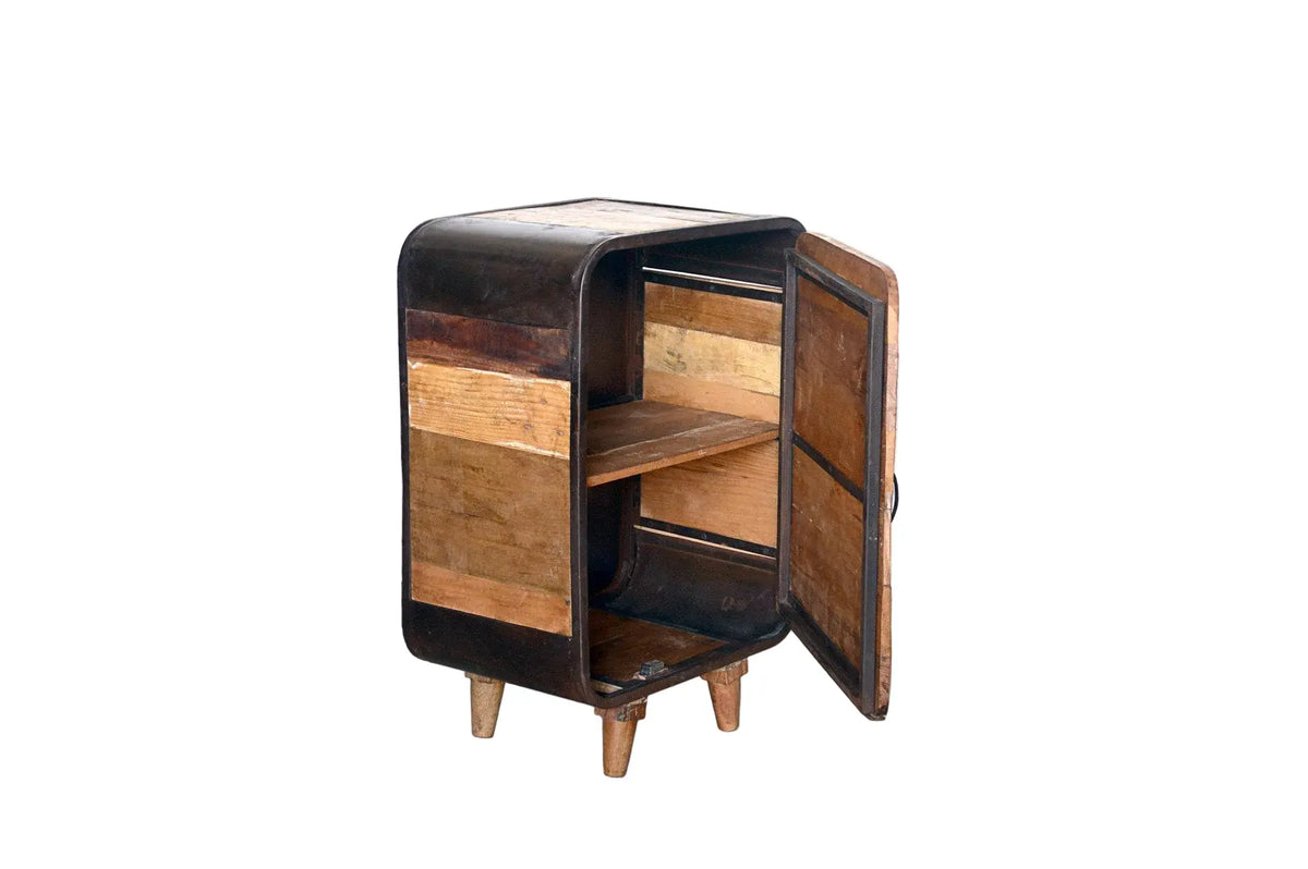 Credenza compatta vintage industrial con 1 anta in legno massello e ferro battuto aperta