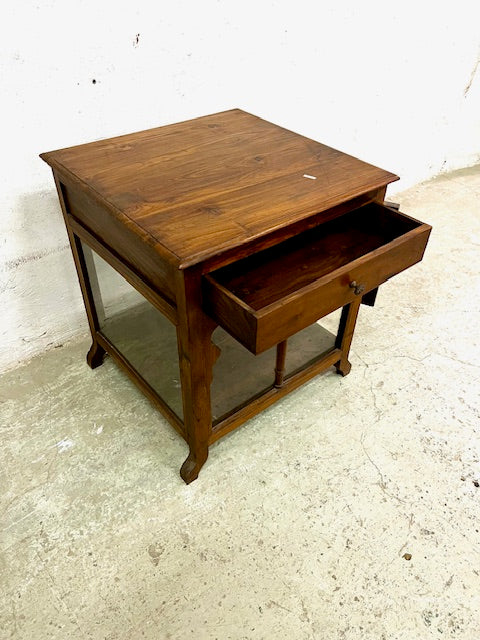 Tavolino vetrinetta coloniale in Teak