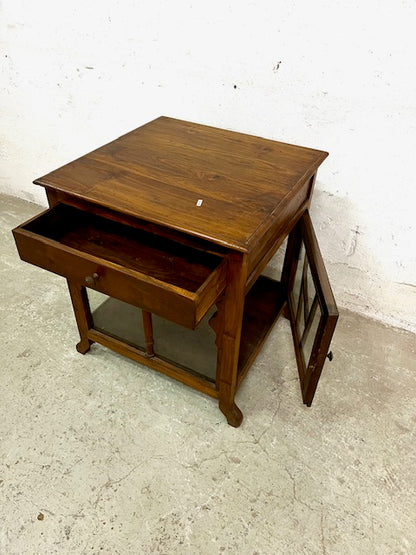 Tavolino vetrinetta coloniale in Teak