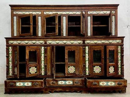 Vetrina originale epoca coloniale in legno di teak con ceramiche