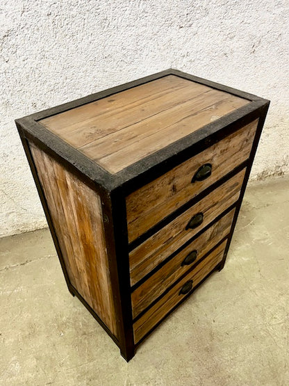 Cassettiera stile industrial in legno massiccio e ferro 4 cassetti