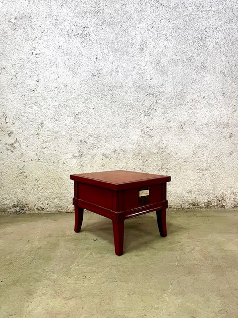 Tavolino cinese in legno laccato con cassetto decorazione ottone