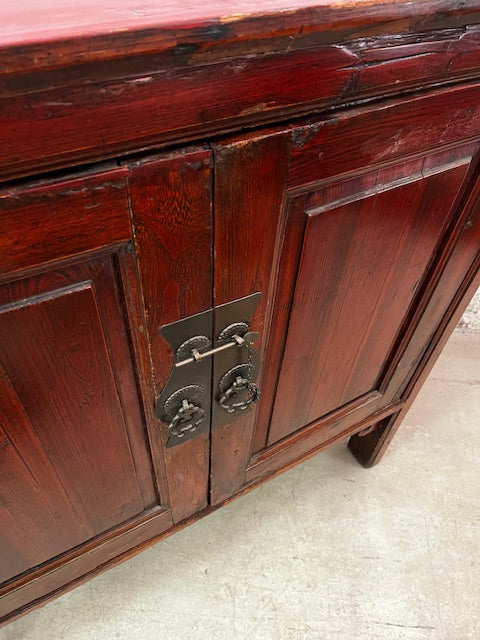 Credenza cinese d'epoca in legno di Cipresso in lacca rossa