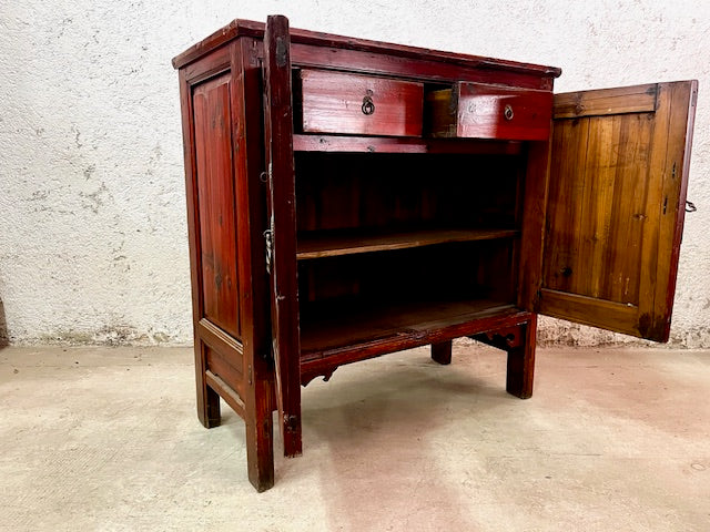 Credenza cinese d'epoca in legno di Cipresso in lacca rossa