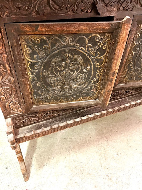 Mobile credenza indiana originale con fregi e decorazioni