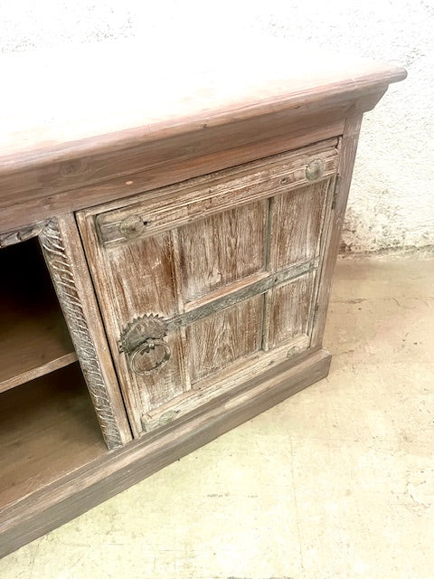 Credenza porta tv etnica India con vecchie ante in Teak