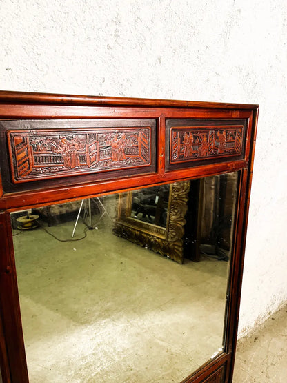 Specchio cinese originale con cornice in legno lavorato e dipinto