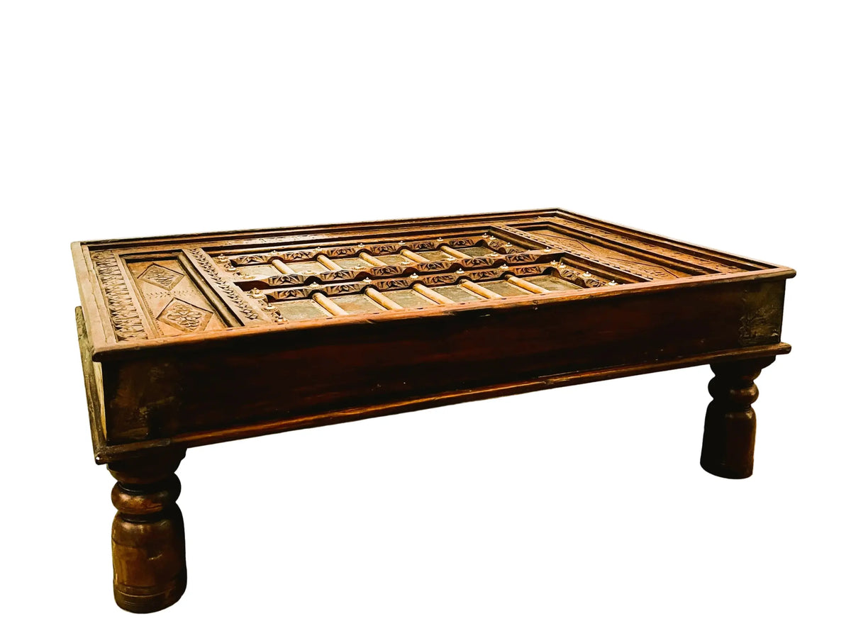 Tavolino etnico indiano con cristallo vecchia porta legno ferro ottone