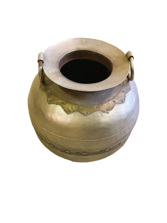 Contenitore vaso etnico indiano in metallo decorato a mano