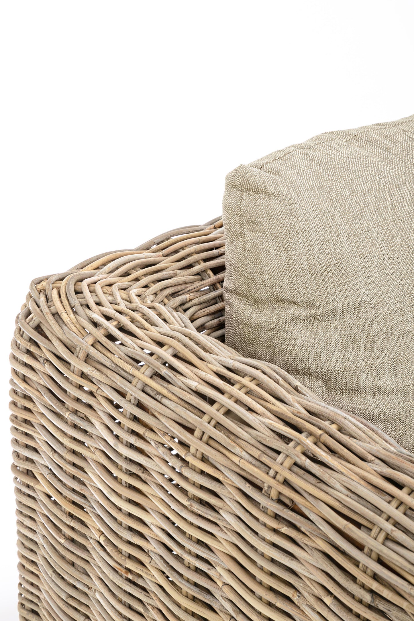 Poltrona in legno di mango e rattan con cuscini sfoderabili - dettaglio intreccio SPEDIZIONE GRATUITA - lapagoda.net