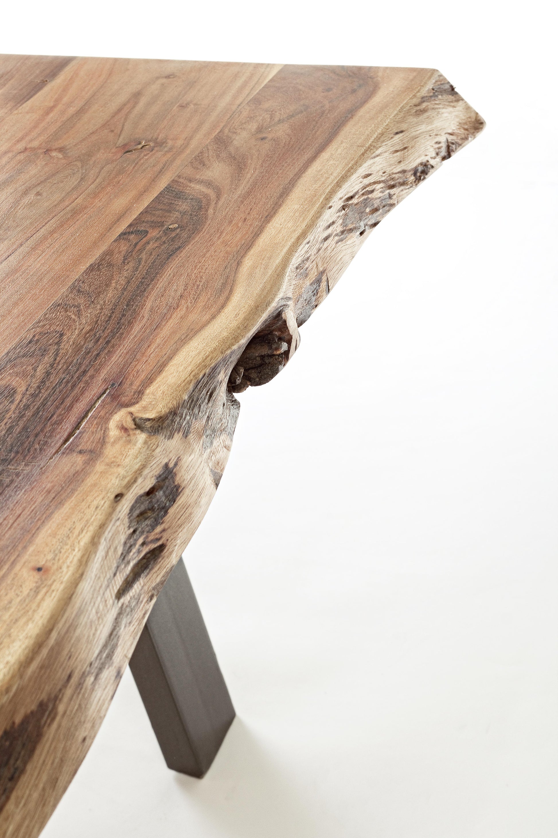 Tavolino industrial in legno massello con bordi irregolari effetto legno vivo - 115X65 - lapagoda.net