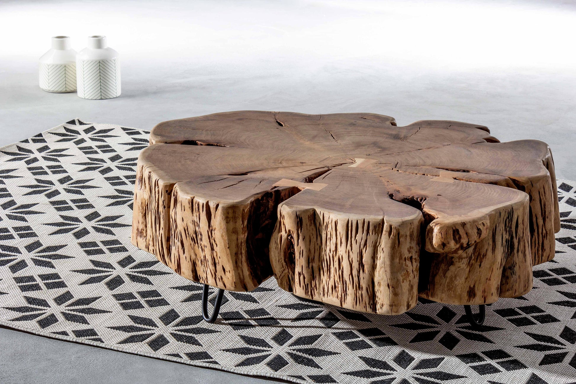 Tavolino in legno massello grezzo d'acacia - sezione di tronco.  SPEDIZIONE GRATUITA   lapagoda.net