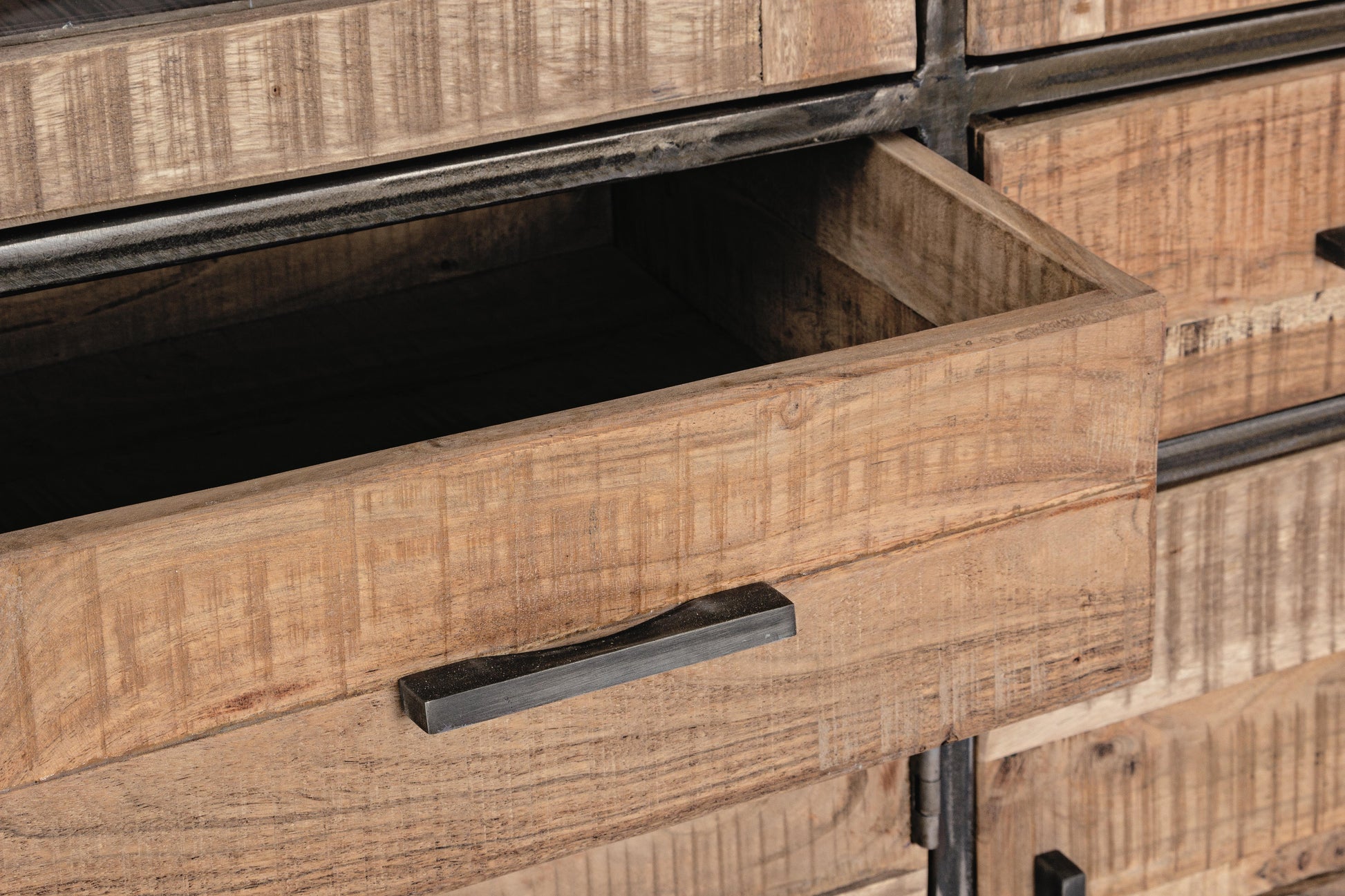 Credenza industrial in ferro battuto e legno massello 6 ante 3 cassetti SCONTO 20% spedizione gratuita - lapagoda.net