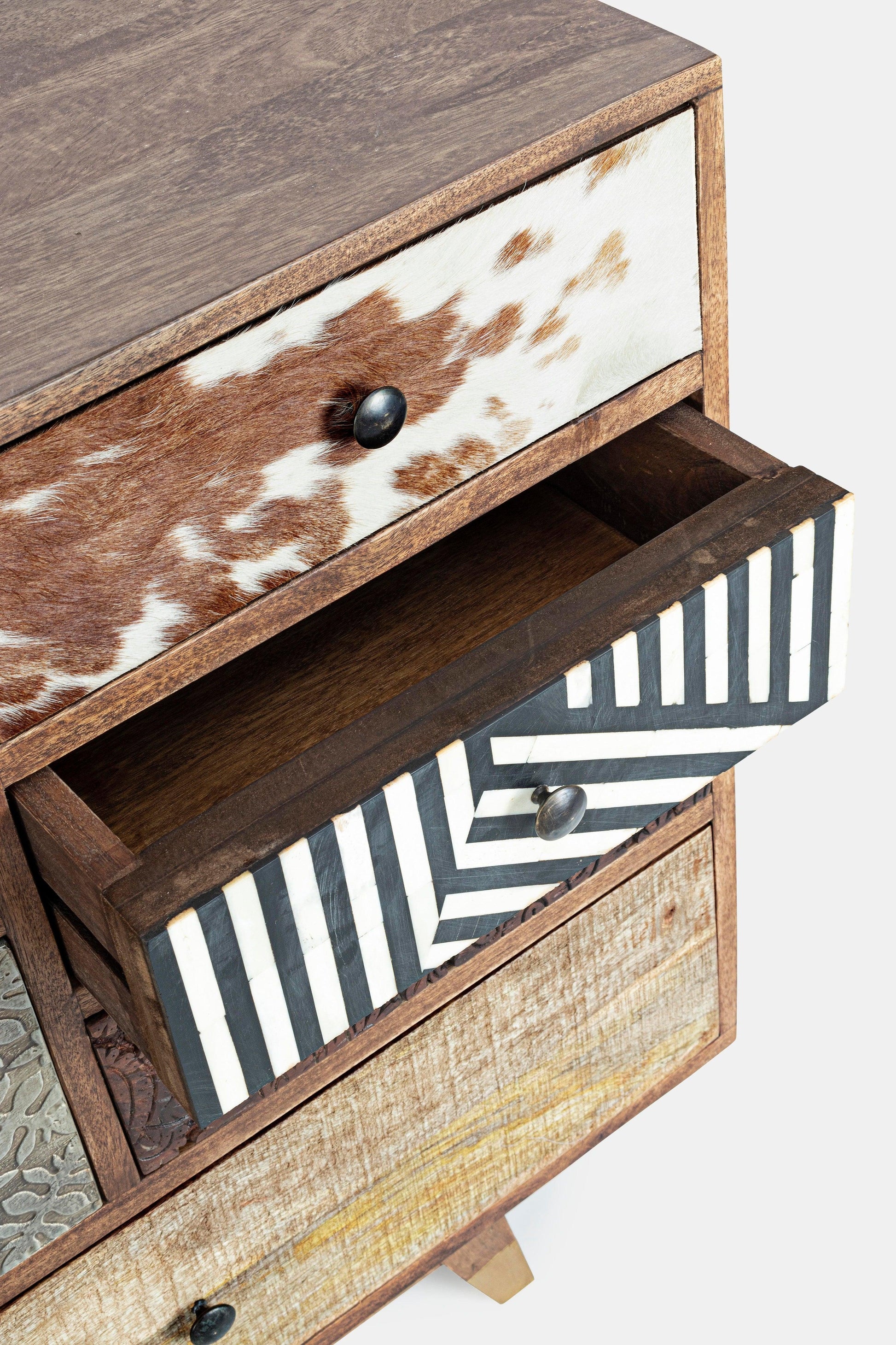 Cassettiera vintage multicolore metallo e pelle 7 cassetti in legno massello - lapagoda.net