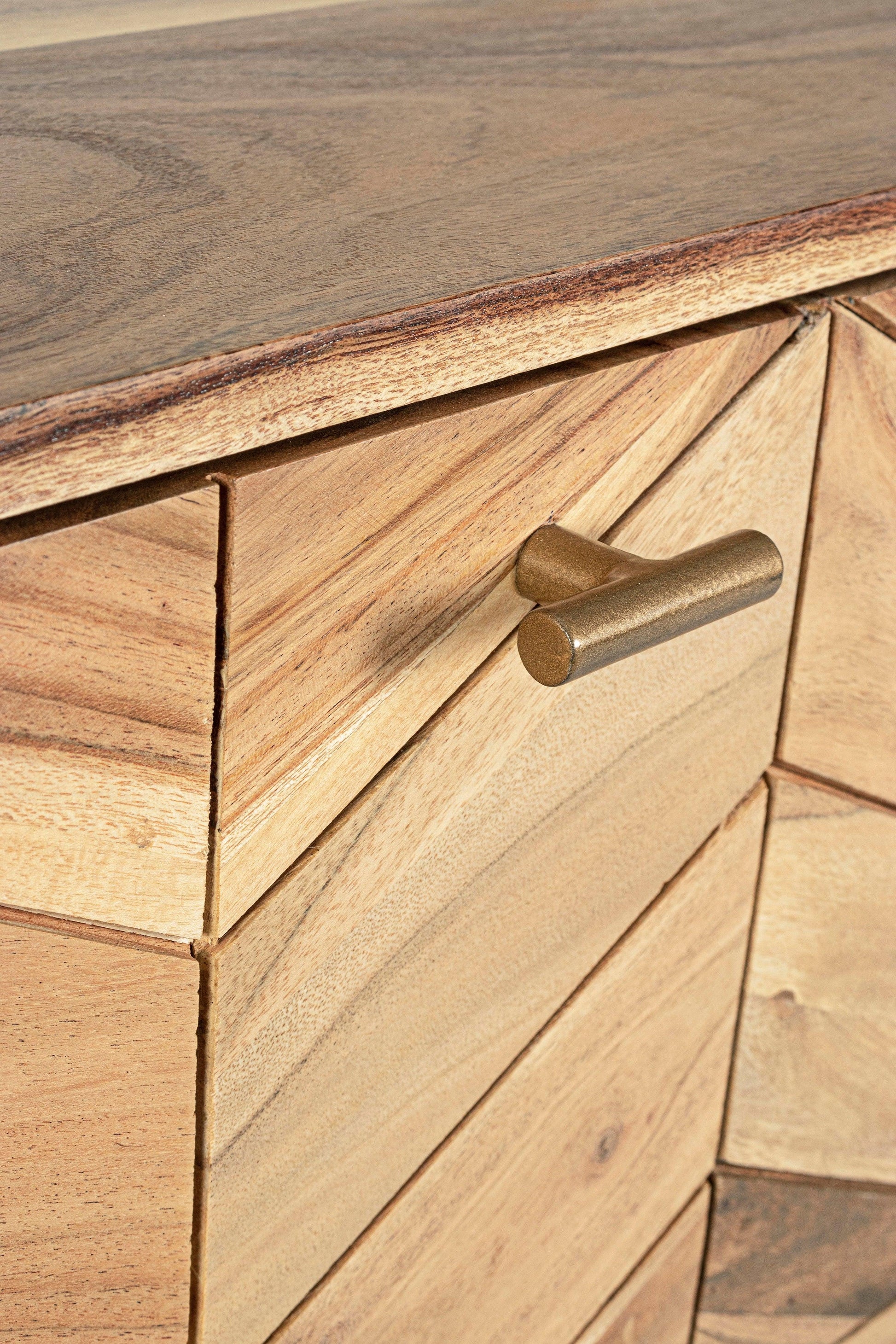 Credenza porta TV 3 ante in legno d'acacia con venature chiare del legno - dettaglio anta- lapagoda.net