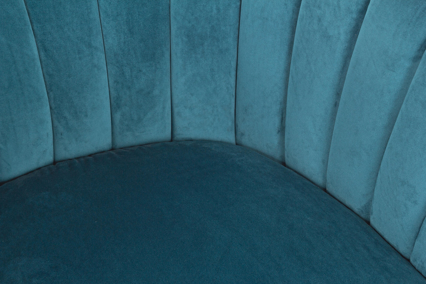 Poltrona vintage velluto blu pavone bassa SCONTO 20% - lapagoda.net
