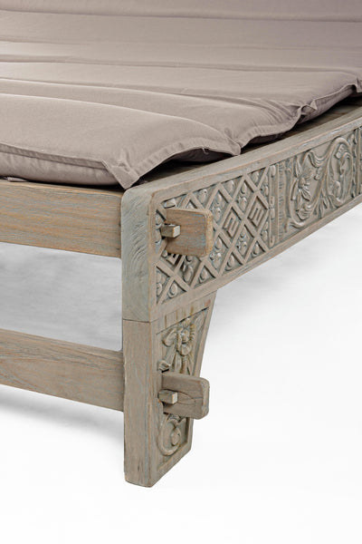 DAYBED etnico in legno massiccio di teak intarsiato con cuscini