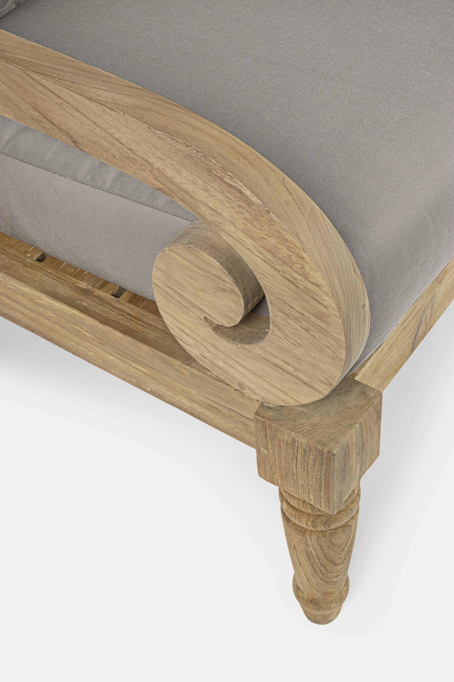 Poltrona in legno teak naturale finitura rustica con cuscini dettaglio braccioli- SPEDIZIONE GRATUITA -lapagoda.net