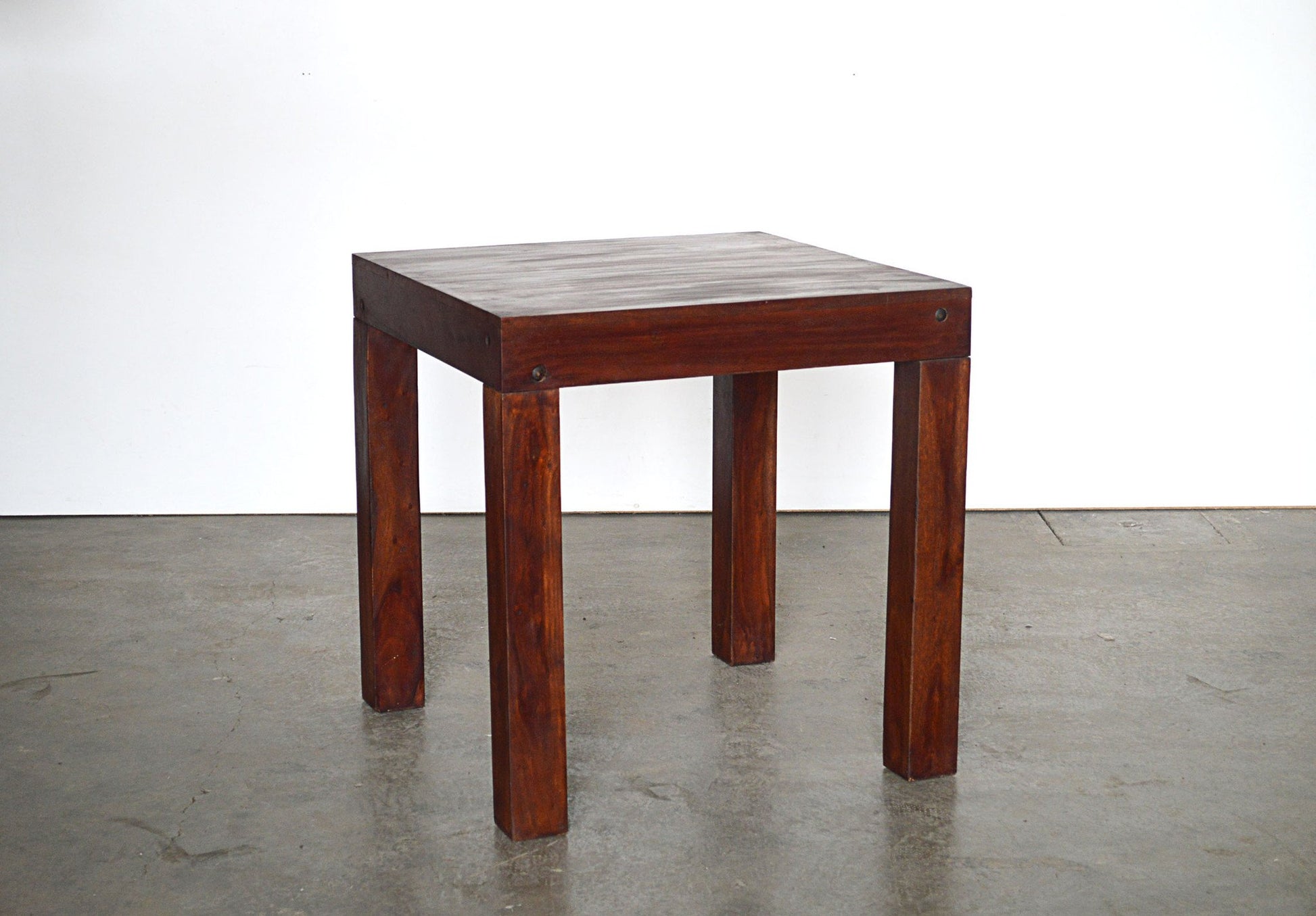 tavolo pranzo quadrato in legno massello di acacia stile minimal 