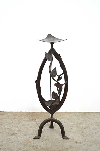 candelabro in ferro battuto con foglie 