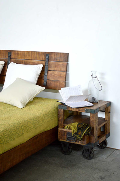 Letto Matrimoniale Industrial con ruote in Legno Massello Country Rustico con testata -SAM14009-