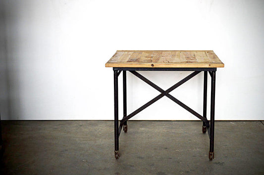 tavolo industrial gambe in ferro e top in legno massello di abete riciclato mobili industrial online 