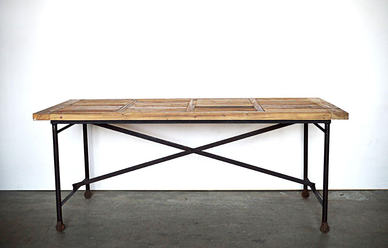 tavolo industrial gambe in ferro e top in legno massello di abete riciclato mobili industrial online 