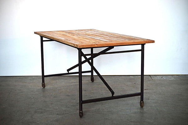 tavolo industrial gambe in ferro e top in legno massello di abete riciclato mobili industrial online 