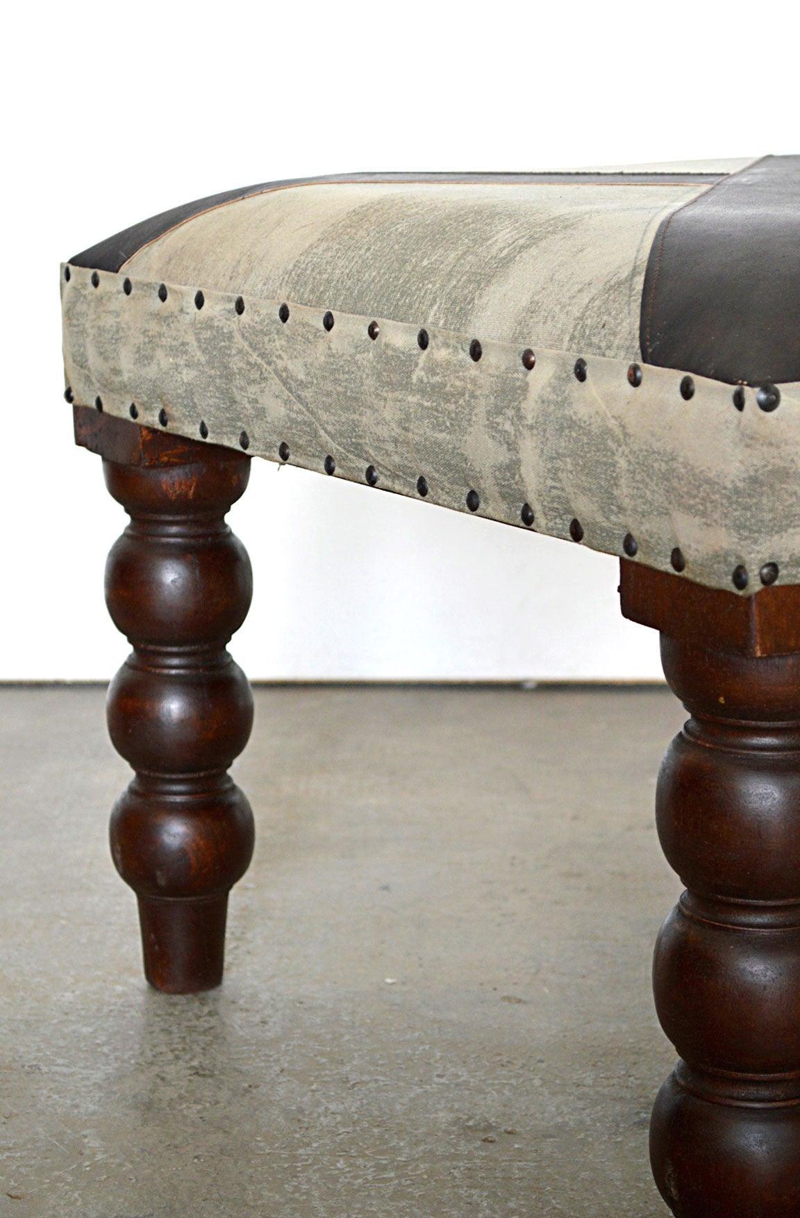Sgabello con Imbottitura in Cotone e Pelle Gambe in Legno Massello - lapagoda.net